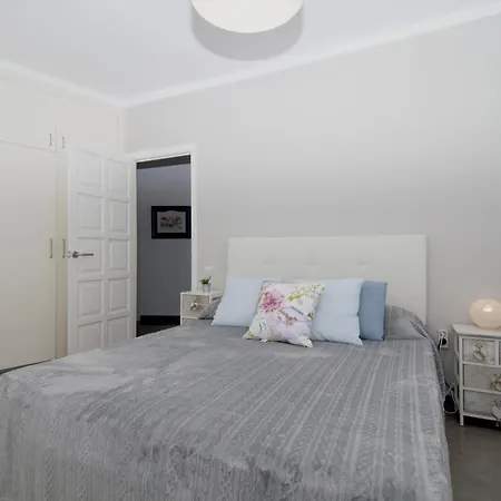 Apartment Con Balcon, Aire Acondicionado, Wi-fi, Cerca De La Playa - Hisp-7-36