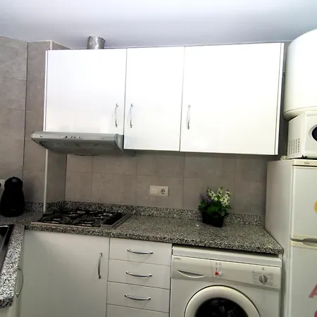 Apartment Con Balcon, Aire Acondicionado, Wi-fi, Cerca De La Playa - Hisp-7-36 *